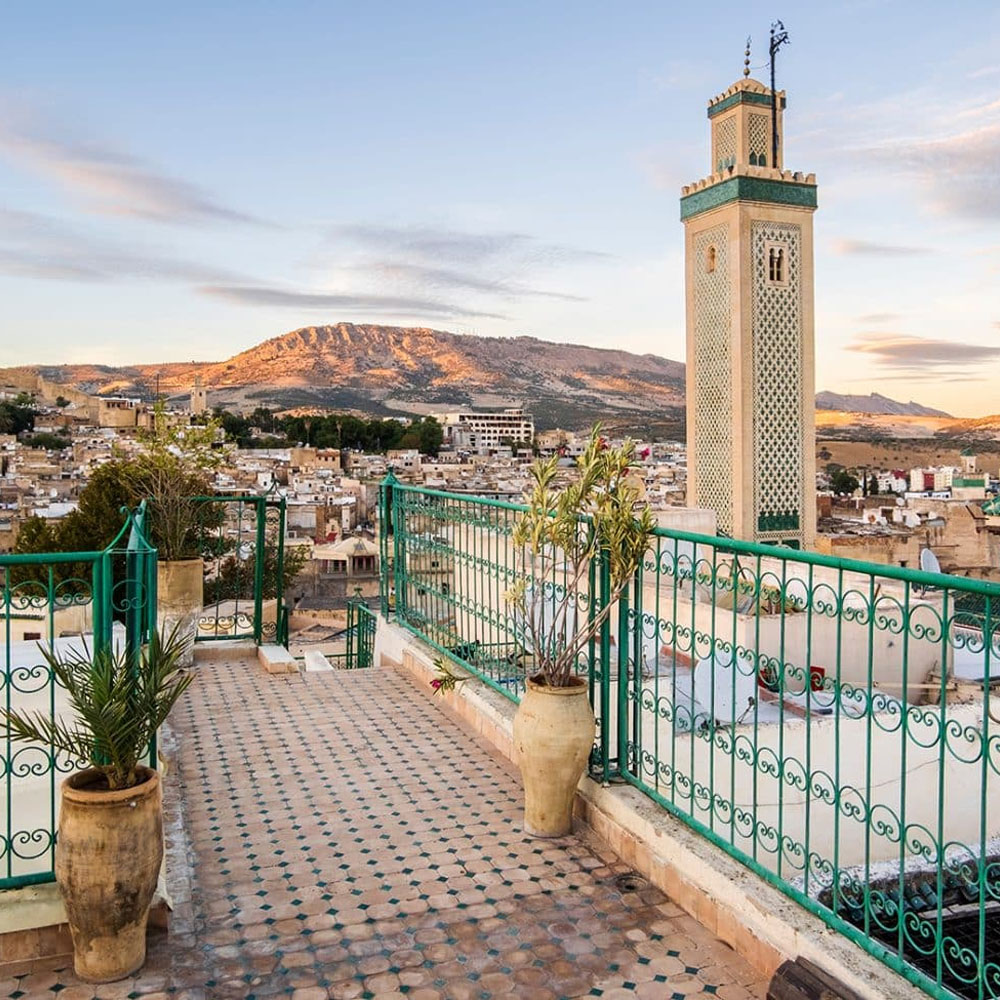 Tour de Descubrimiento de Marruecos de 15 Días desde Fez: La Gran Ruta Definitiva por el Sahara y Ciudades Imperiales